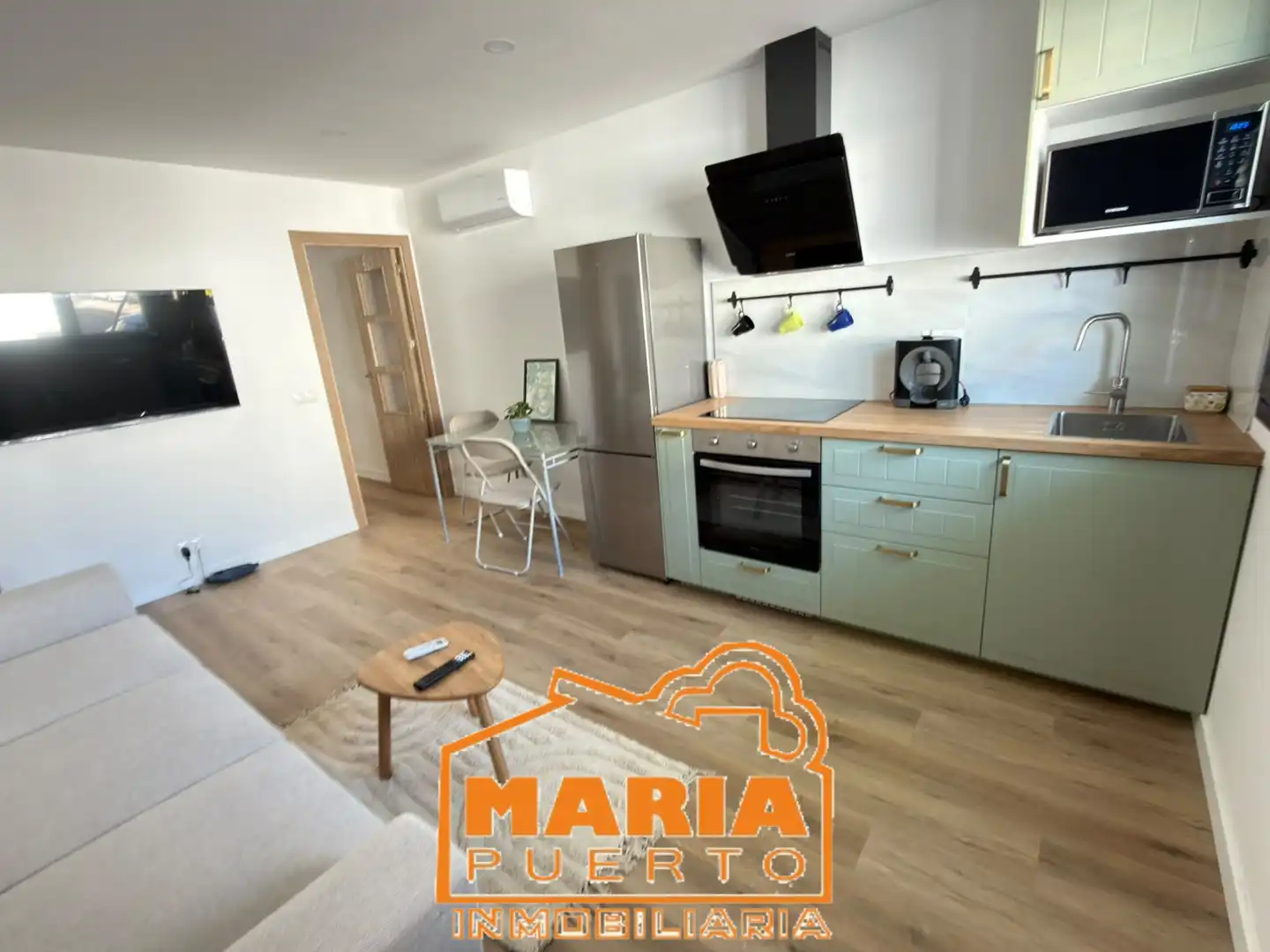 Cuina de Apartament de lloguer en Málaga amb Aire condicionat i Moblat
