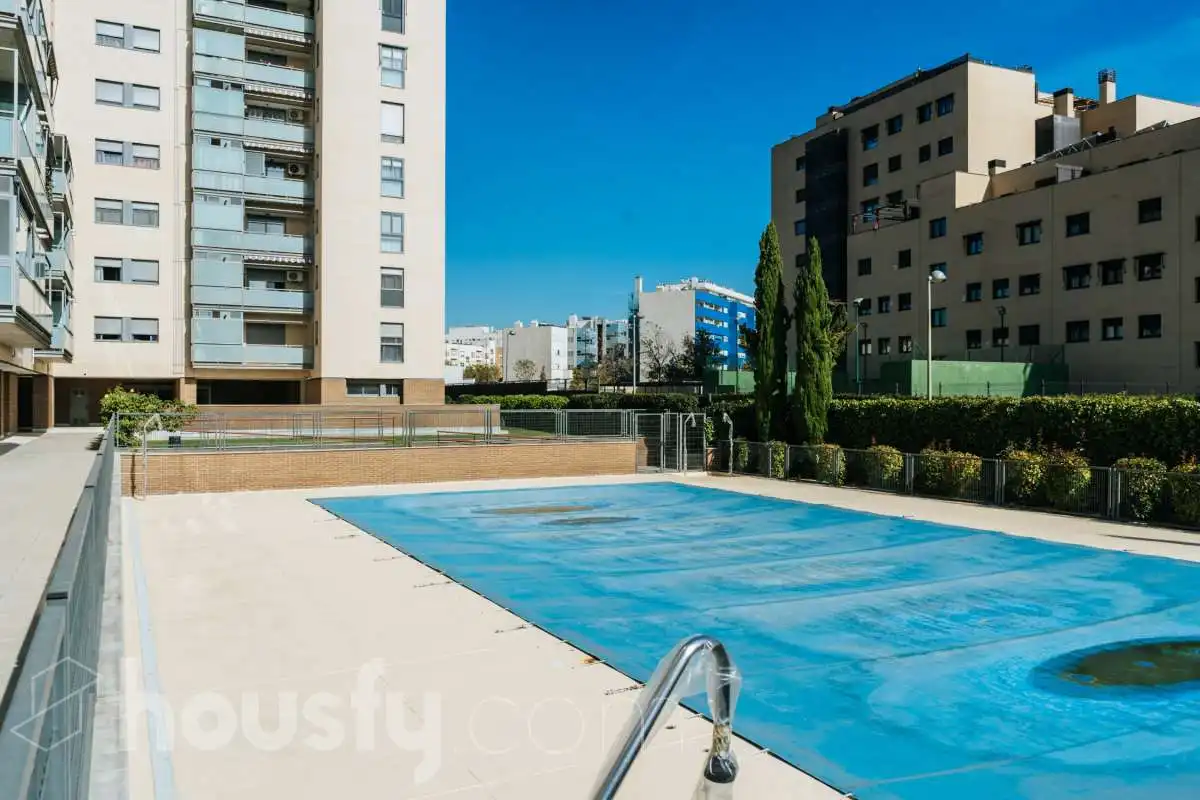 Wohnung zur Miete in Avenida de la Osa Menor, Sur - PAU 4
