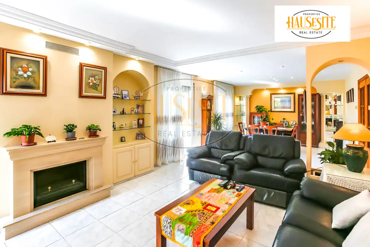 Living room of Houses for sale in Vilanova i la Geltrú  with Heating, Terrace and Balcony