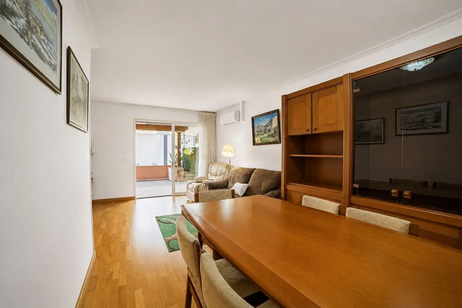 Sala de estar de Casa adosada en venta en Girona con Terraza y Alarma