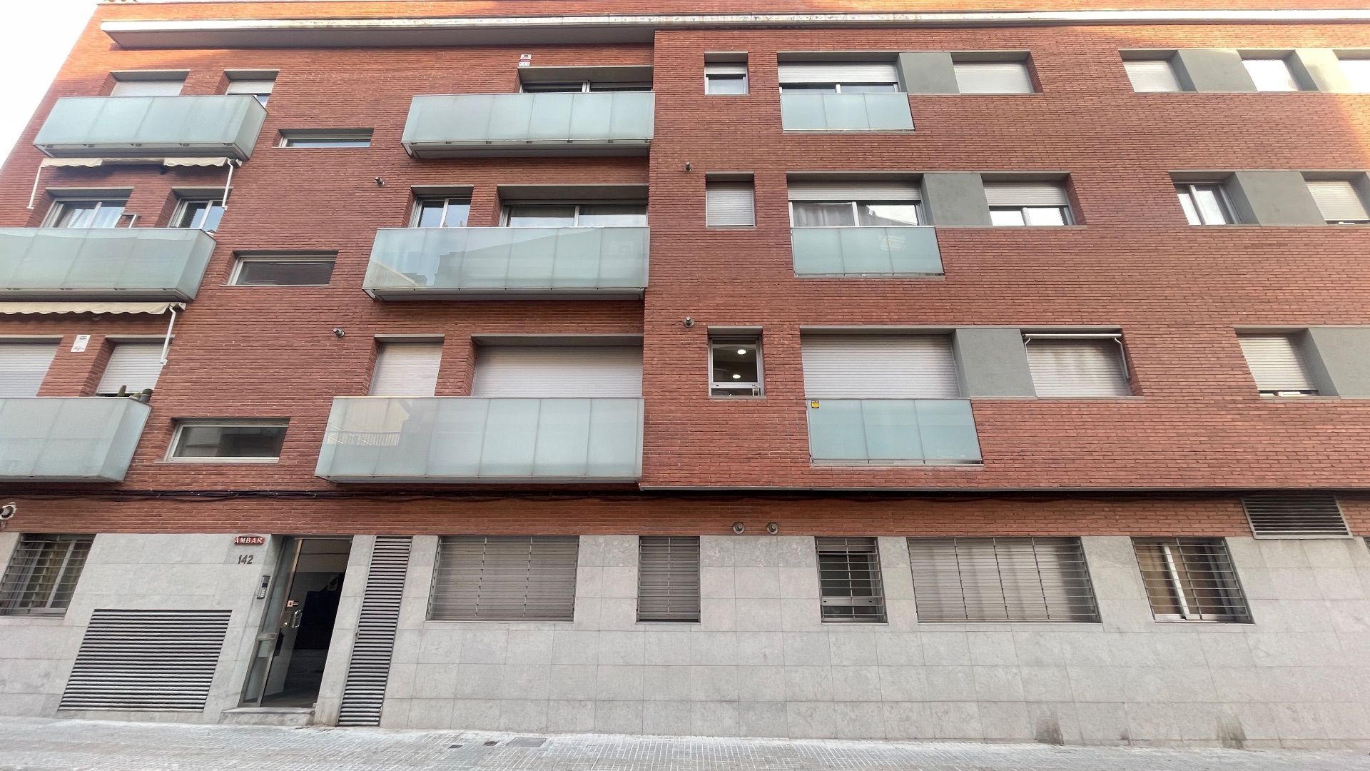 Vista exterior de Piso de alquiler en Terrassa con Terraza y Amueblado