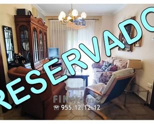 Living room of Flat for sale in  Sevilla Capital