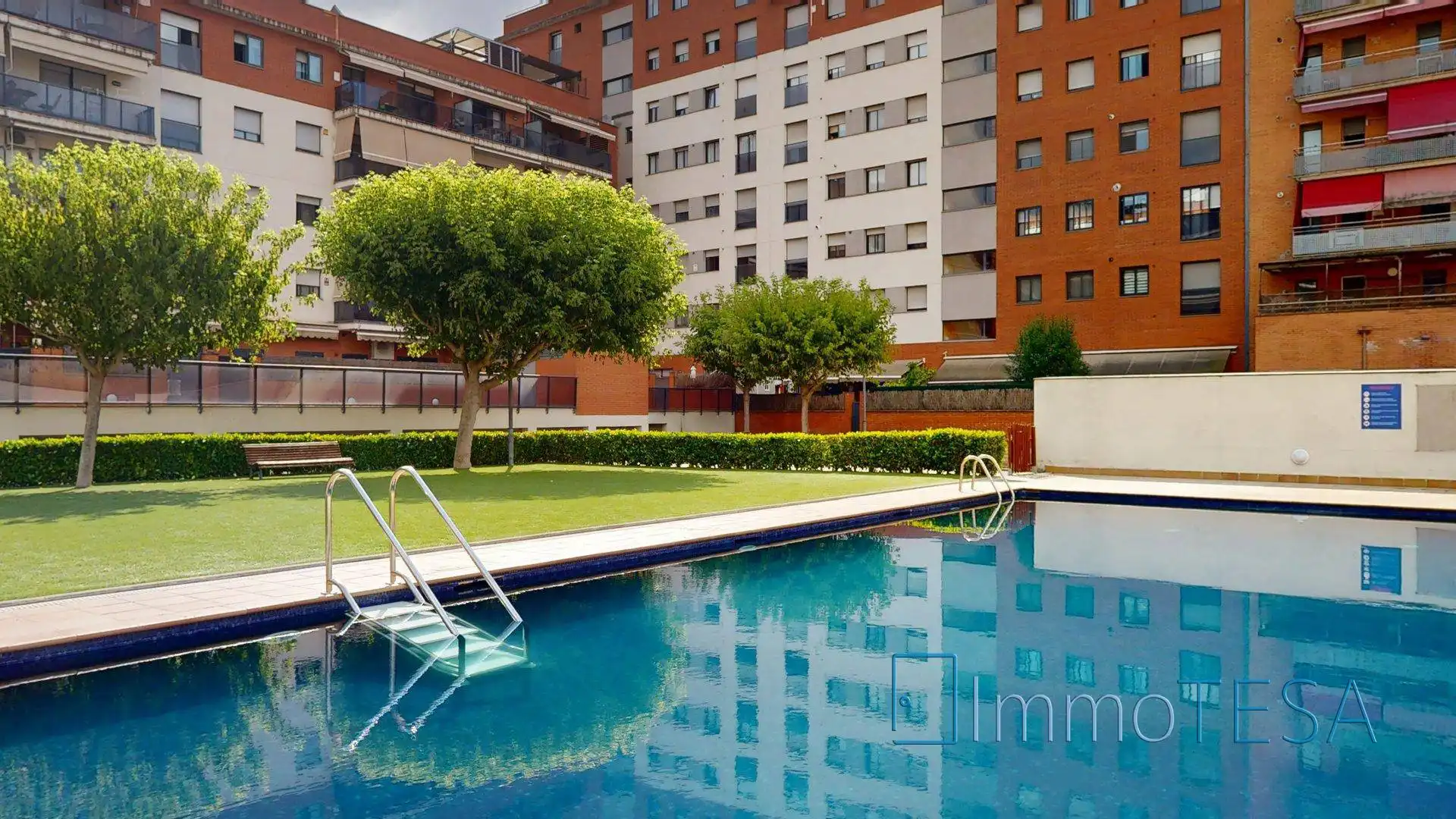 Piscina de Àtic en venda en Barberà del Vallès amb Aire condicionat, Calefacció i Parquet