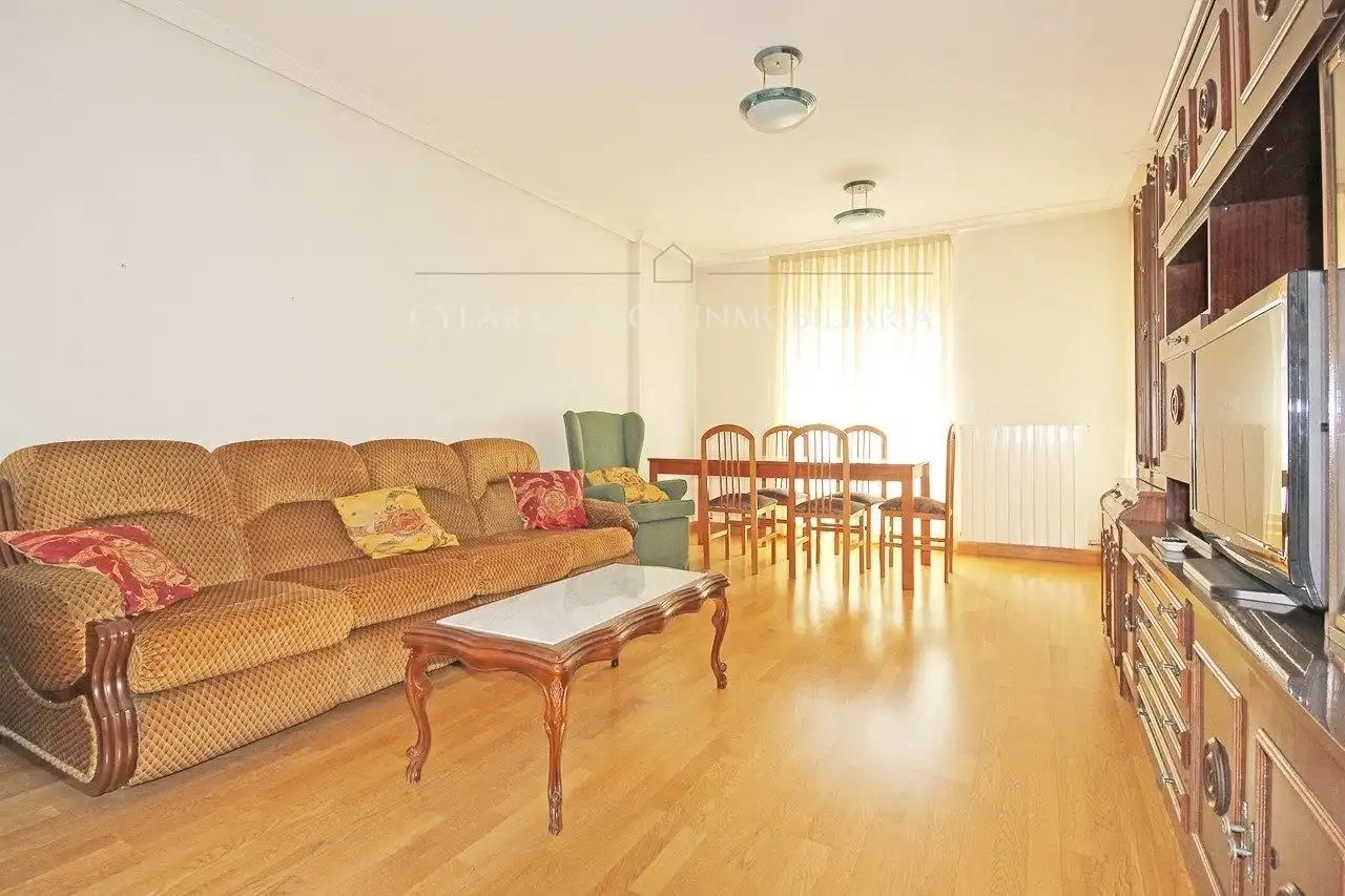 Flat for rent in Poeta Jesús Rasueros, Pizarrales