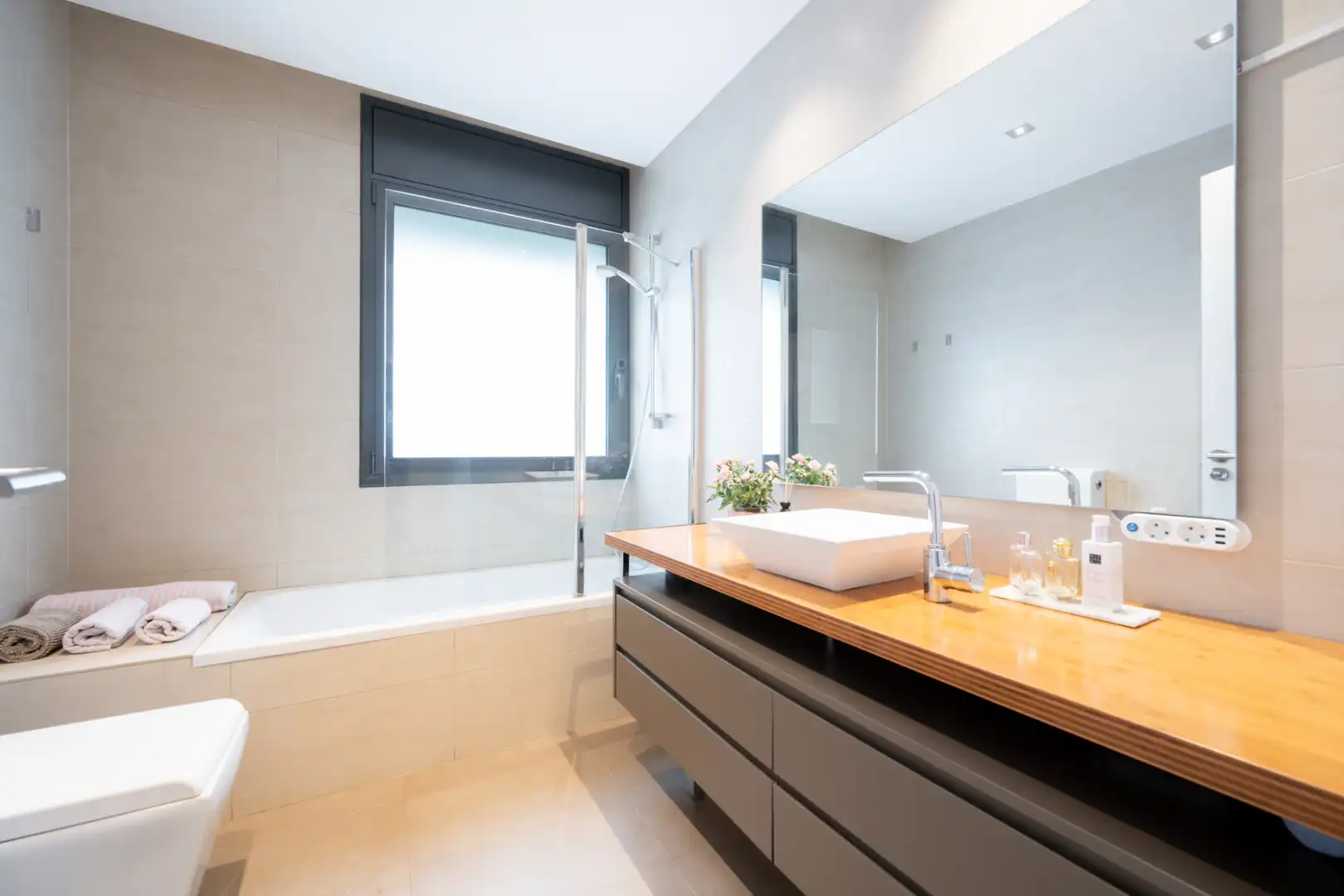 Baño de Casa o chalet en venta en Sant Cugat del Vallès con Aire acondicionado, Calefacción y Jardín privado