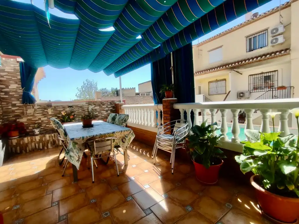 Terrassa de Casa adosada en venda en Vegas del Genil amb Aire condicionat, Moblat i Balcó