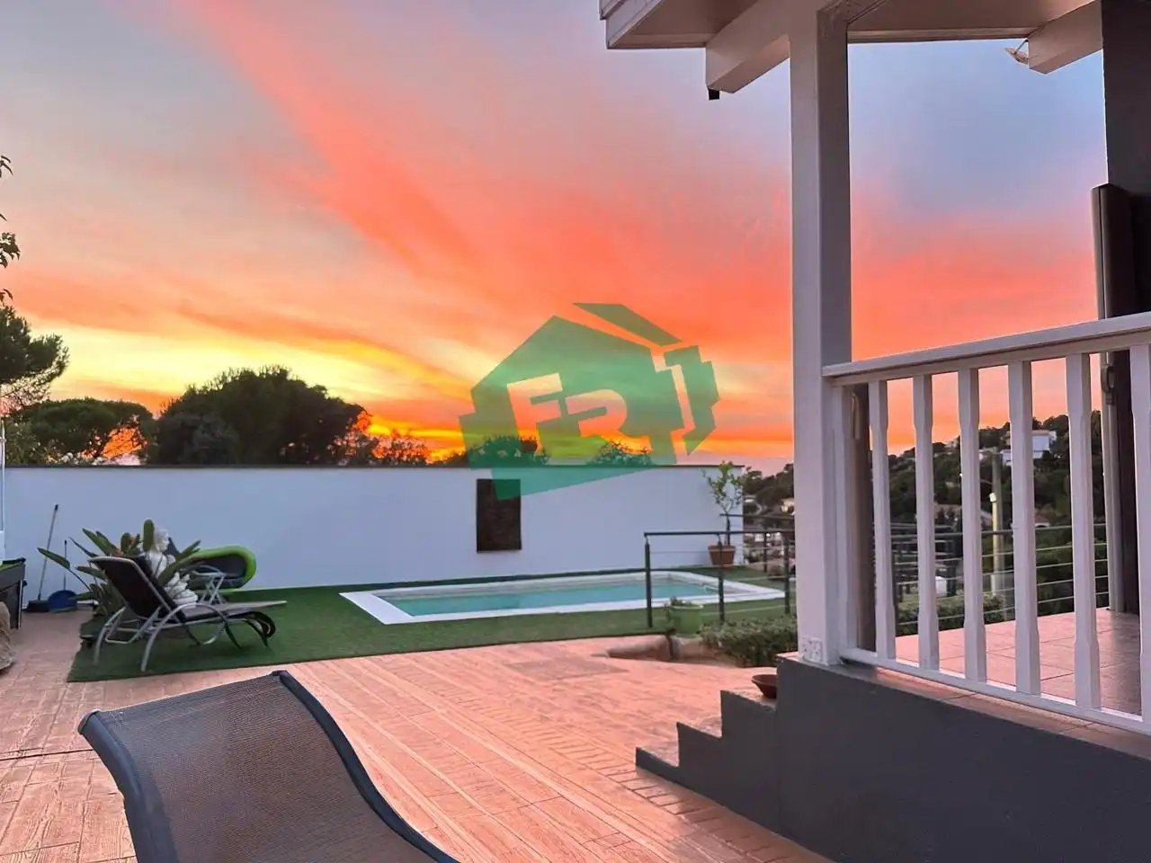Casa amb piscina en venda a Aiguaviva Parc