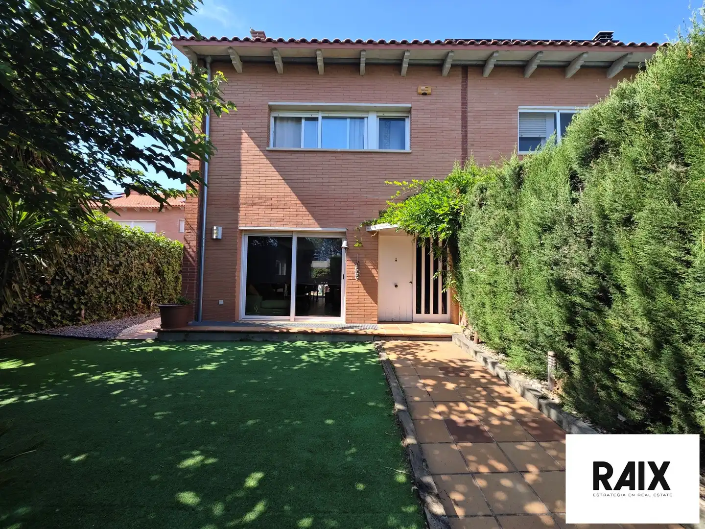 Casa adosada en venta en Carrer Garbi, Viladecavalls