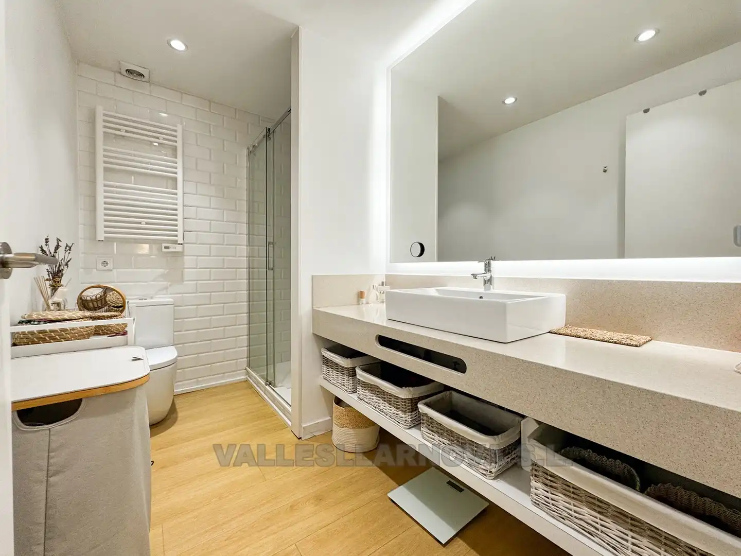Bathroom of Detached homes for sale in Centre