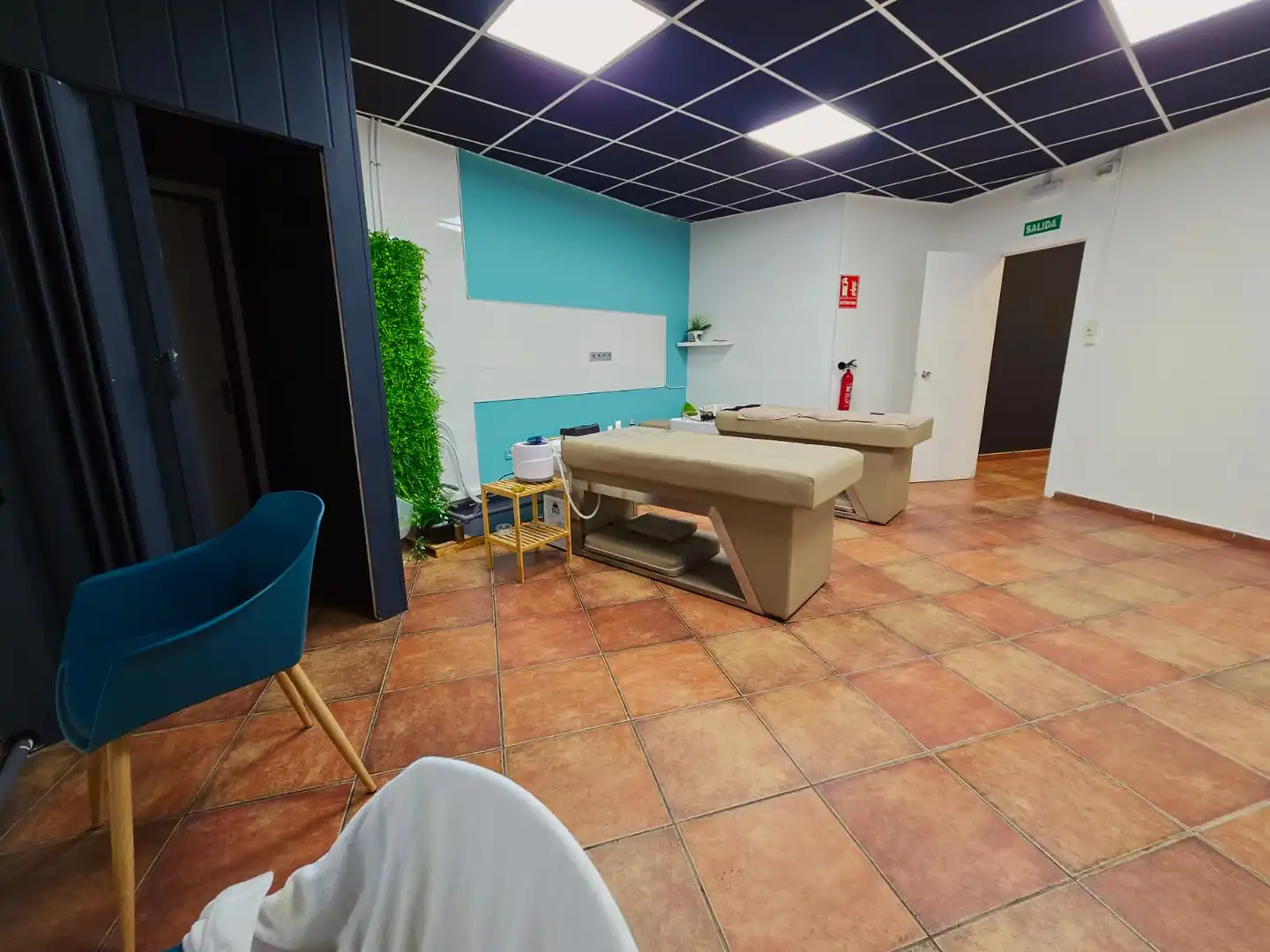 Business premises for transfer in Carrer de Ramon J. Sender, imagen 25