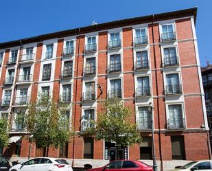 Vista exterior de Pis en venda en Valladolid Capital amb Calefacció i Balcó
