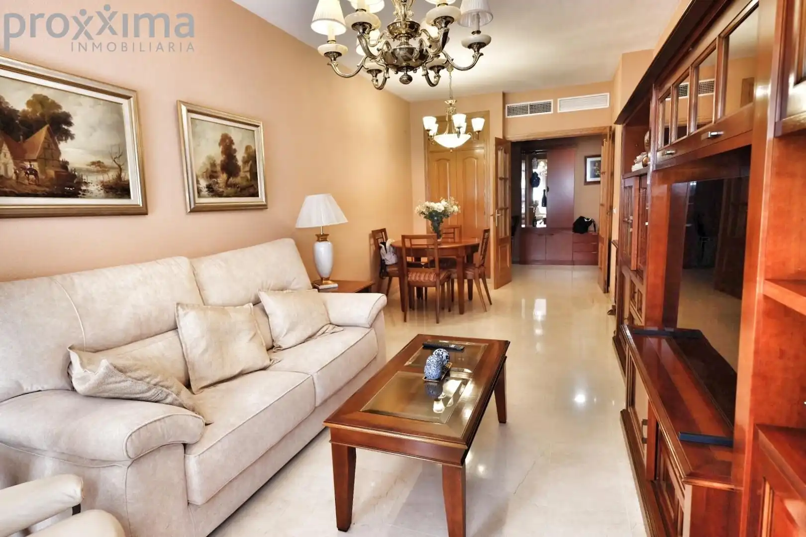 Sala de estar de Piso en venta en Sevilla con Aire acondicionado, Trastero y Piscina comunitaria