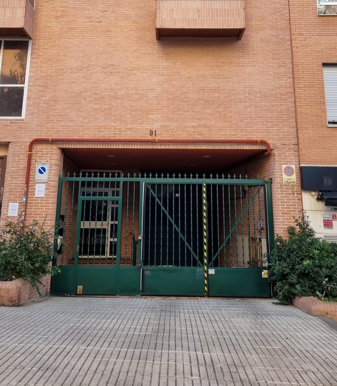 Vista exterior de Garatge en venda en  Madrid Capital
