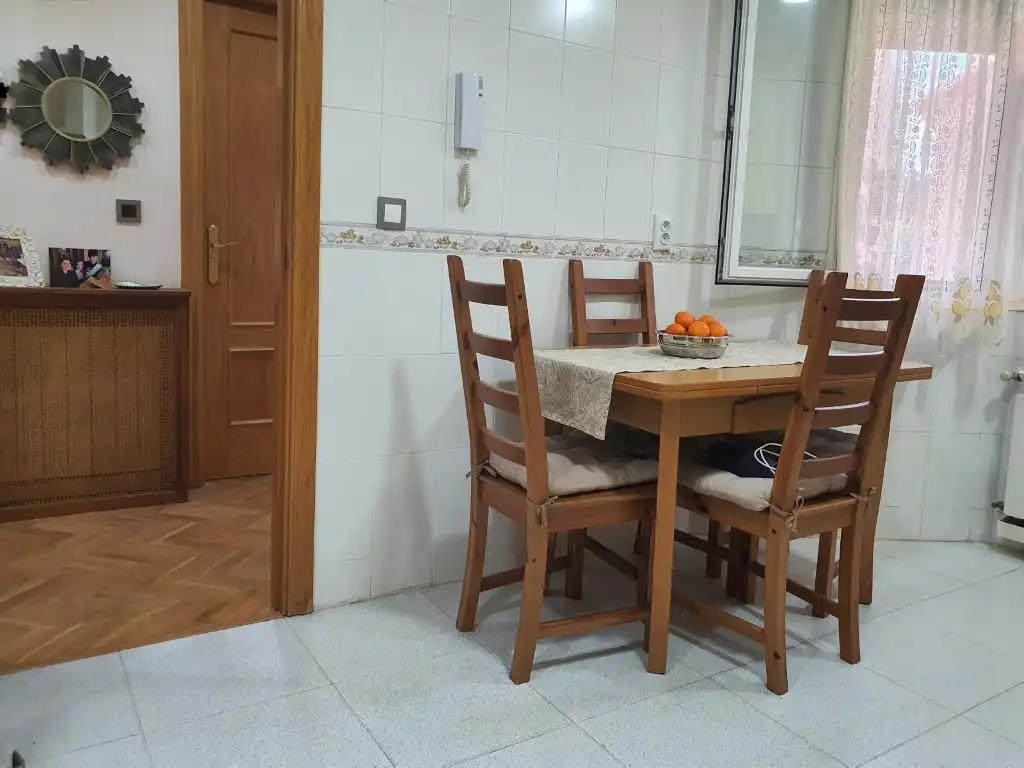 Menjador de Casa adosada en venda en Colmenar Viejo amb Aire condicionat, Jardí privat i Terrassa