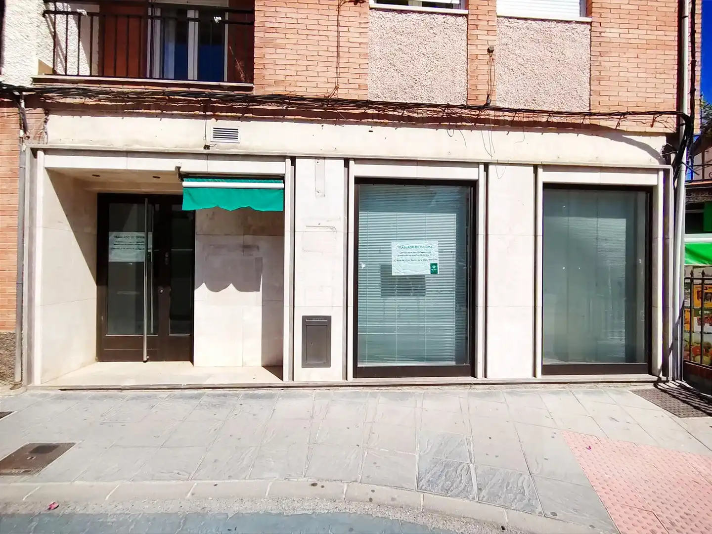 Local de alquiler en Cájar con Aire acondicionado