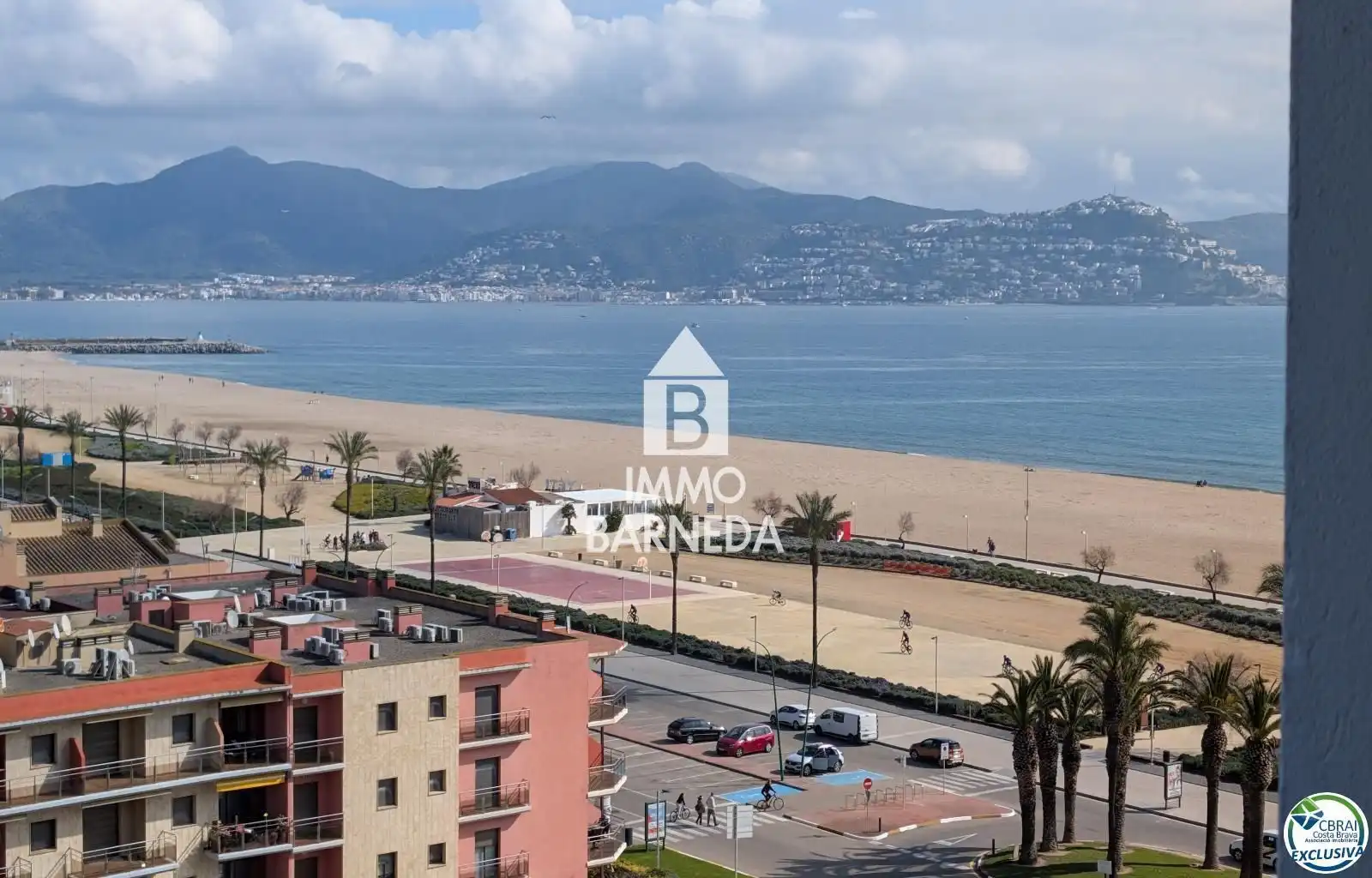 Außenansicht von Wohnung zum Verkauf in Empuriabrava mit Heizung, Terrasse und Möbliert