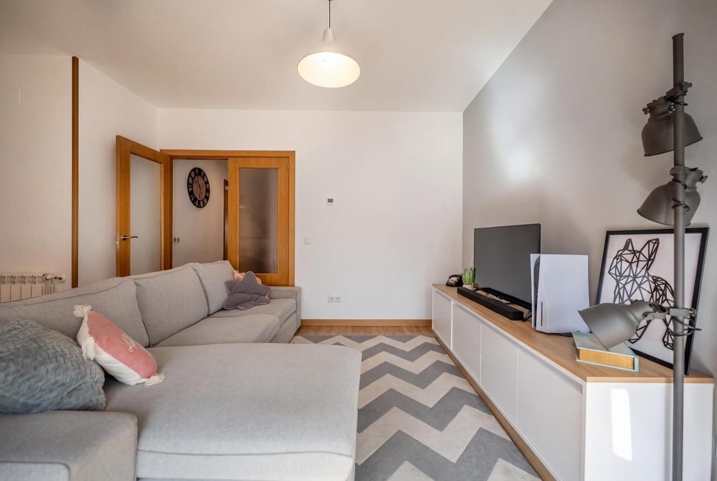 Sala de estar de Planta baja en venta en Ávila Capital con Calefacción, Trastero y Piscina comunitaria