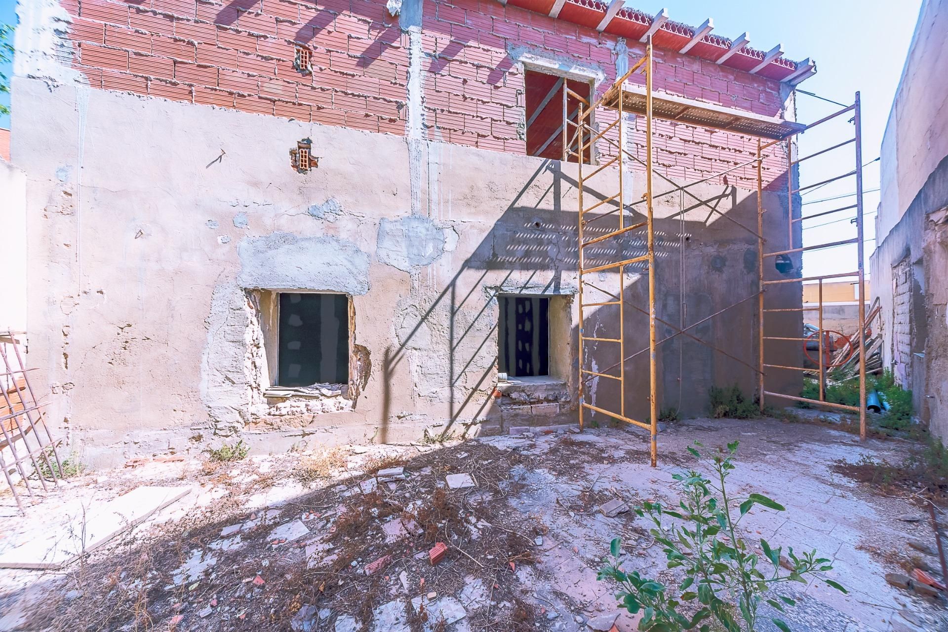 Vista exterior de Casa o xalet en venda en Alicante / Alacant amb Jardí privat