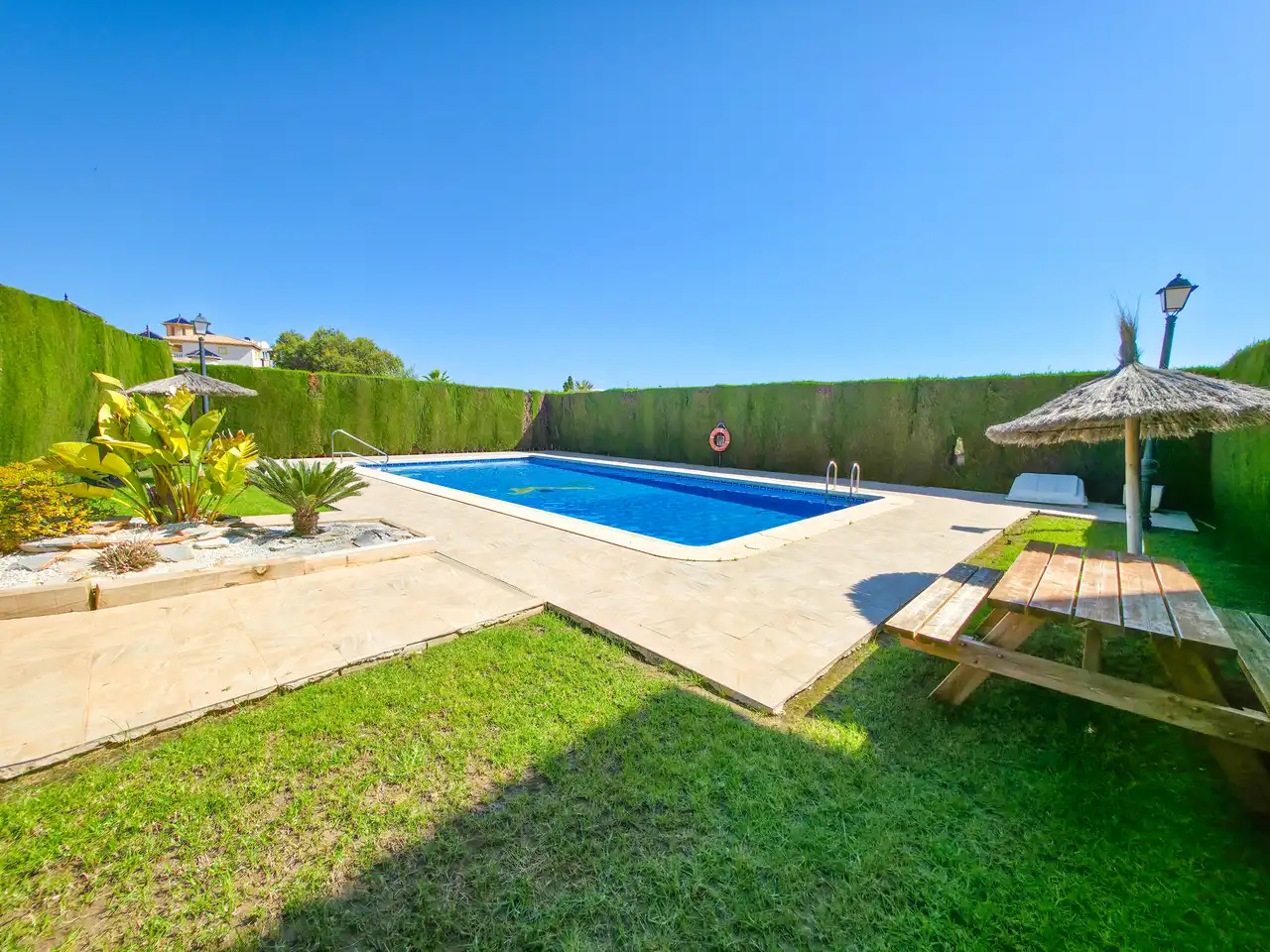 Piscina de Apartamento en venta en Orihuela con Amueblado, Horno y Lavadora