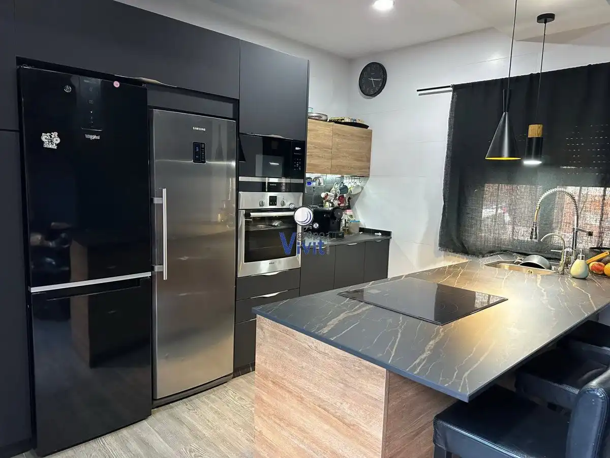 Cuina de Casa o xalet en venda en Alcalá de Guadaira amb Aire condicionat, Jardí privat i Terrassa