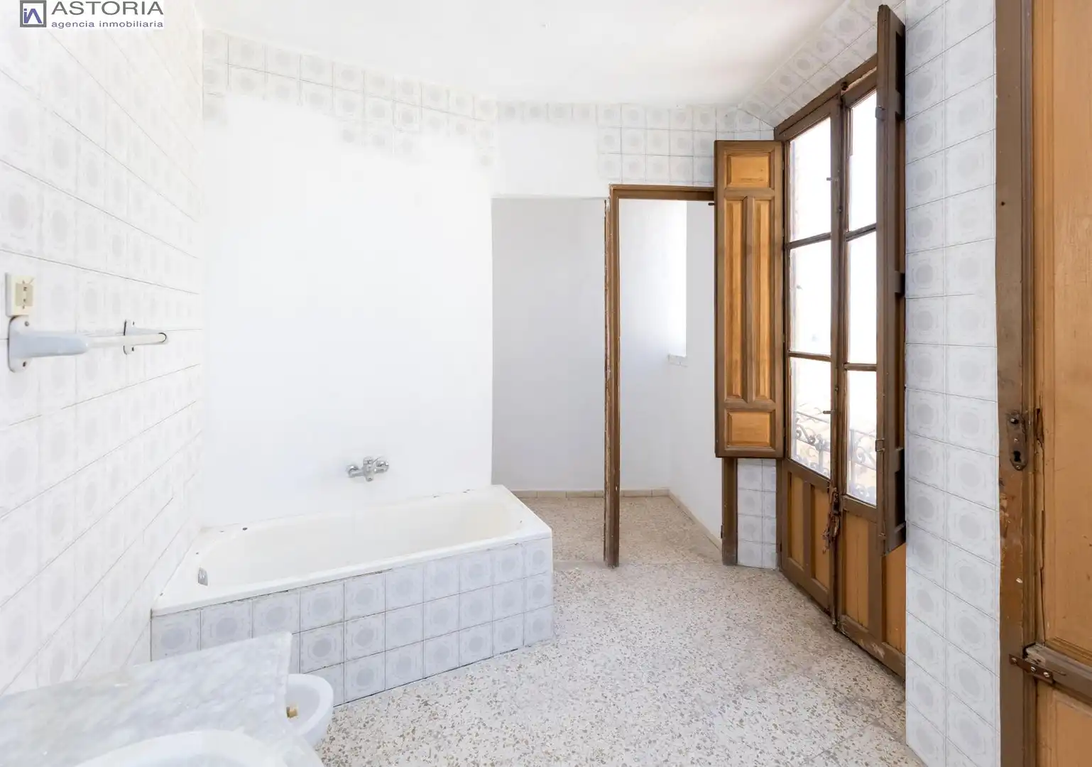 Baño de Ático en venta en Granada con Balcón