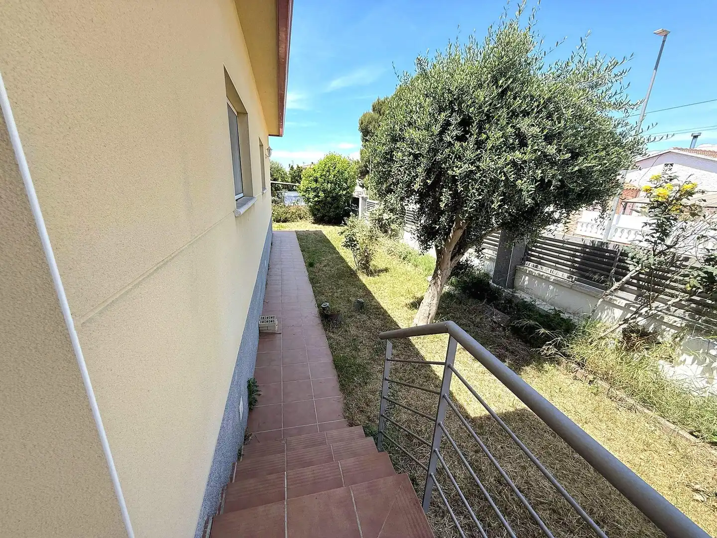 Vista exterior de Casa o xalet en venda en Calafell amb Aire condicionat, Calefacció i Jardí privat