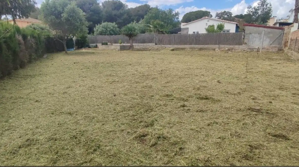 Terreny residencial en venda a Carrer Zinnia 28