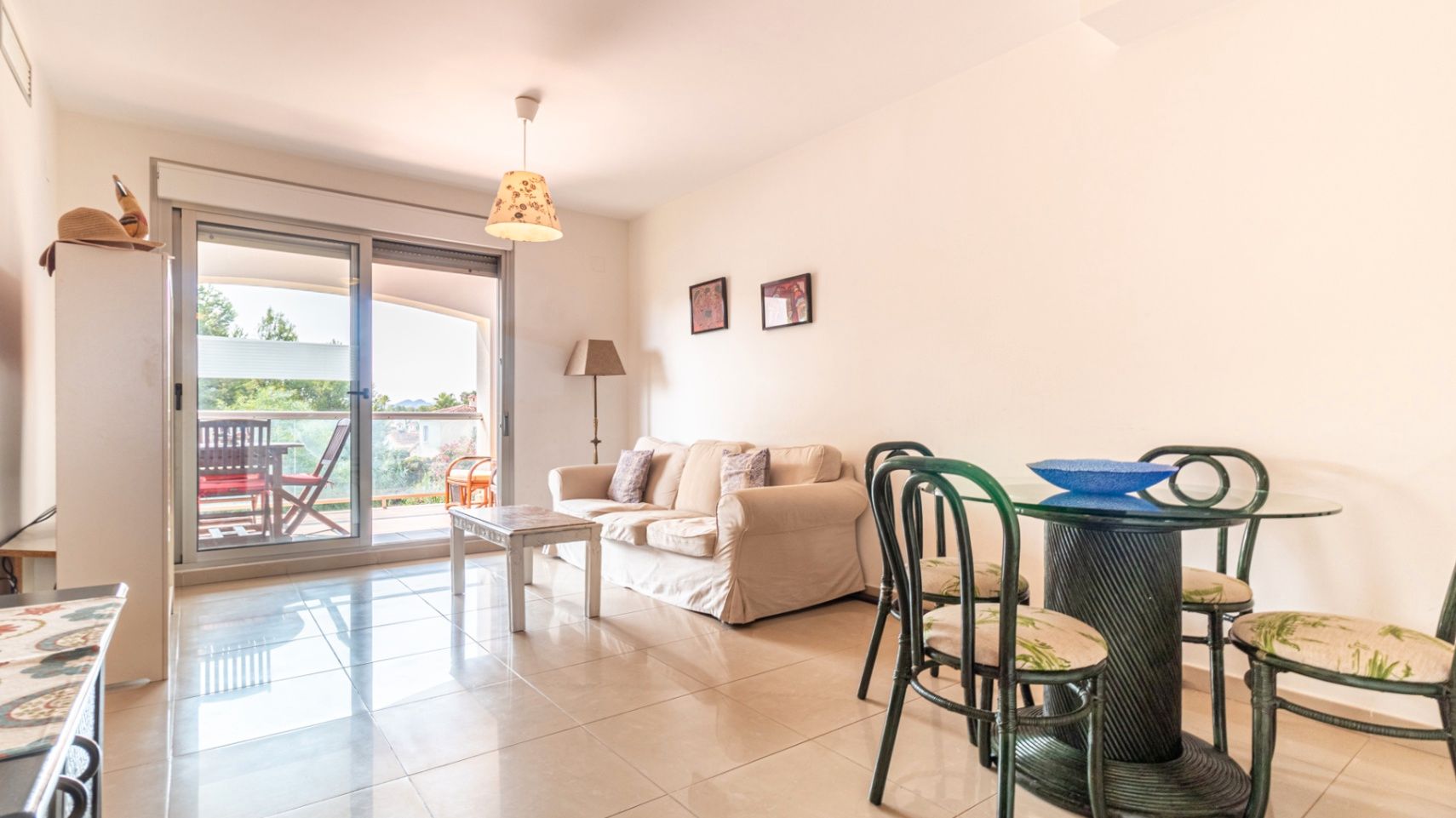 Sala d'estar de Apartament en venda en Dénia amb Aire condicionat, Calefacció i Jardí privat