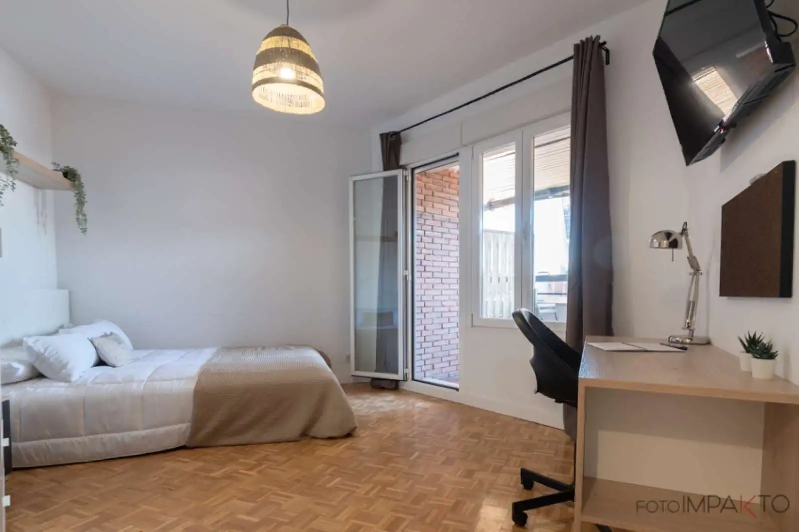 Room in Almenara -Ventilla