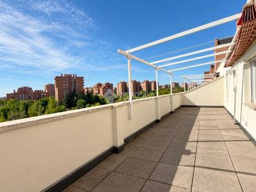 Àtic amb piscina en venda a Moratalaz
