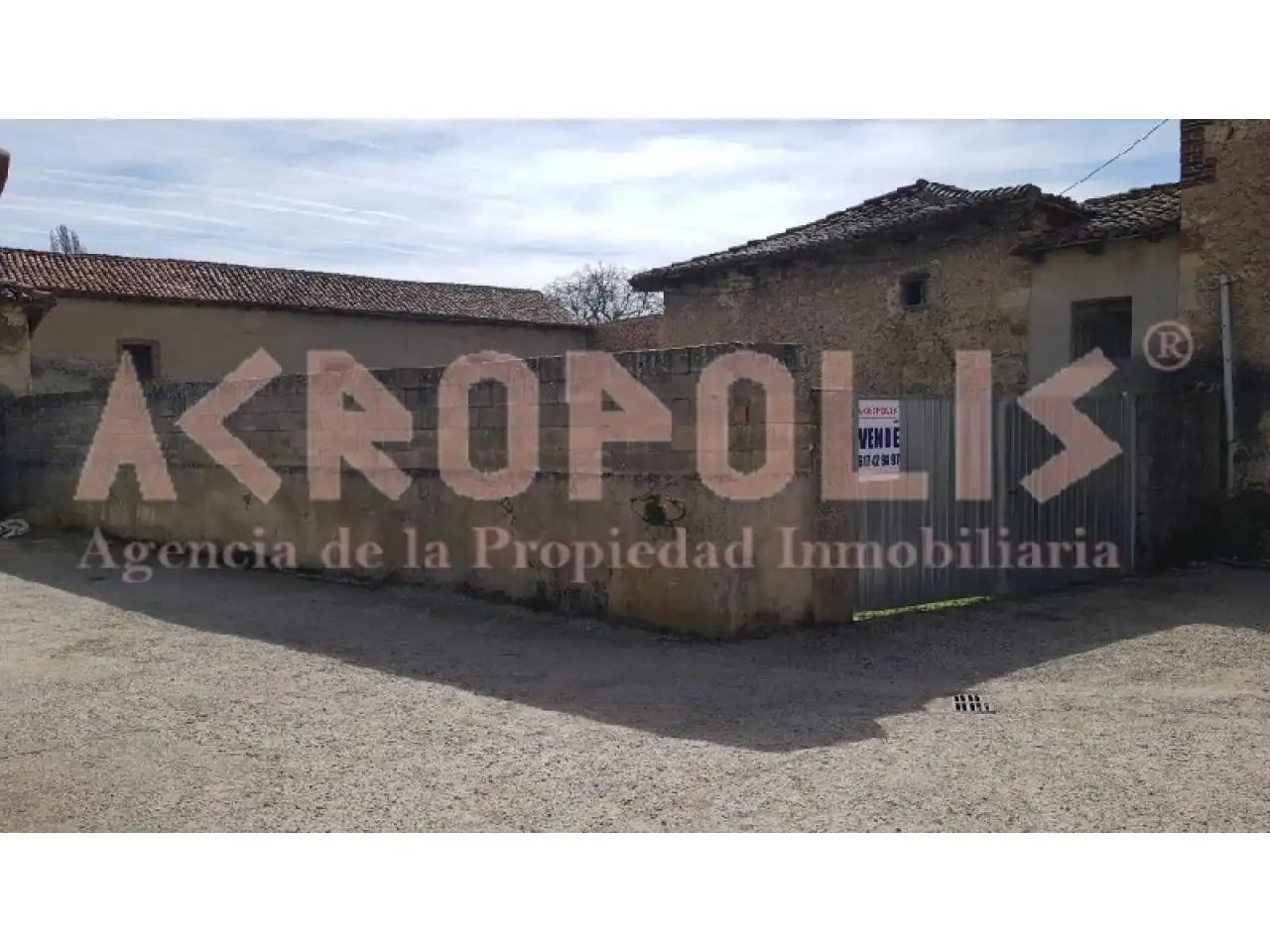 Residencial en venda en Boñar
