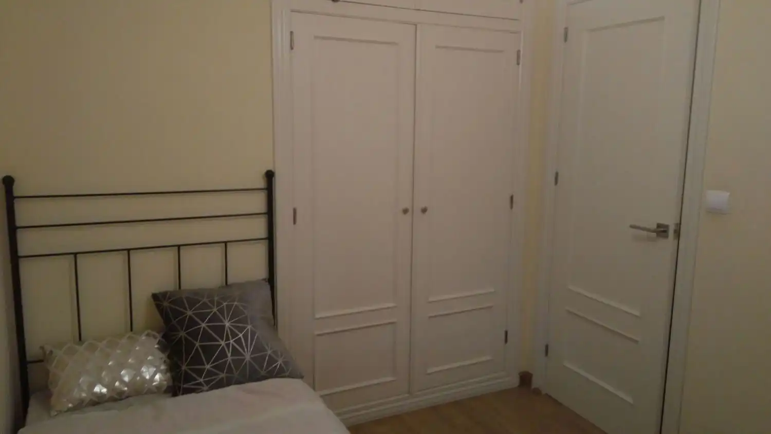 Bedroom of Flat for rent in Jaén  with Balcony