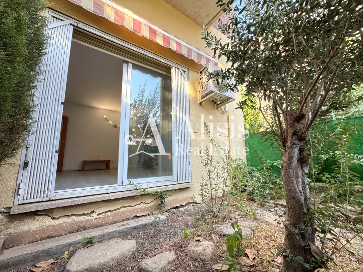 Jardí de Pis en venda en Molins de Rei amb Aire condicionat, Calefacció i Jardí privat