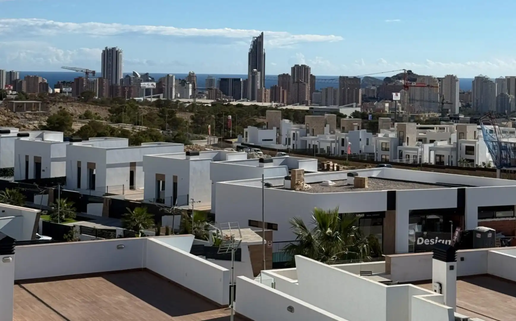 Vista exterior de Casa adosada en venda en Finestrat amb Aire condicionat, Calefacció i Terrassa