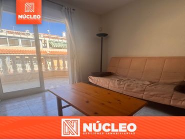Piso con balcón en venta en Calle Bergantin
