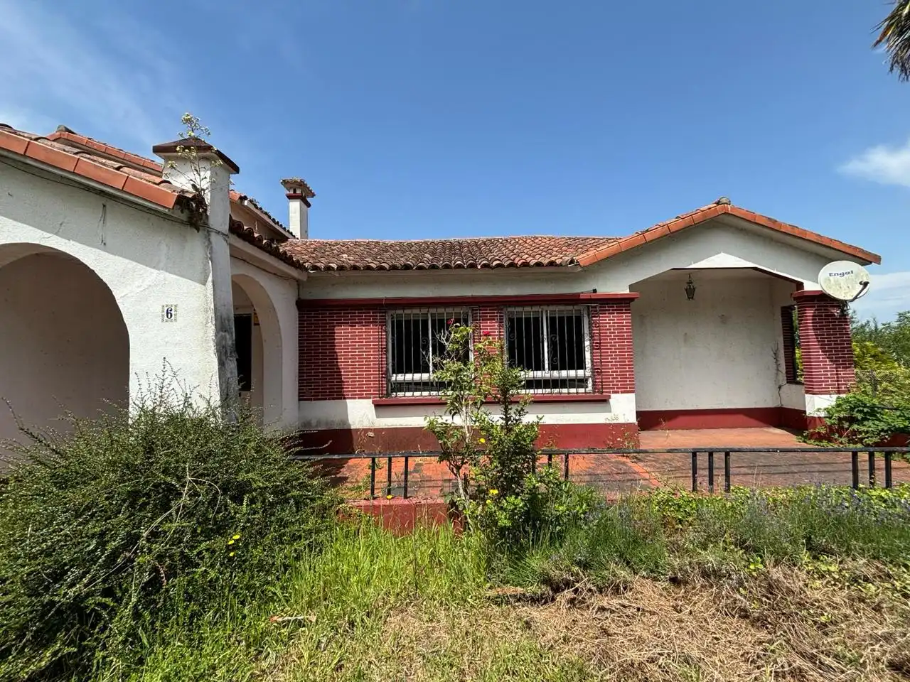 Vista exterior de Casa o xalet en venda en Betanzos amb Calefacció, Jardí privat i Terrassa