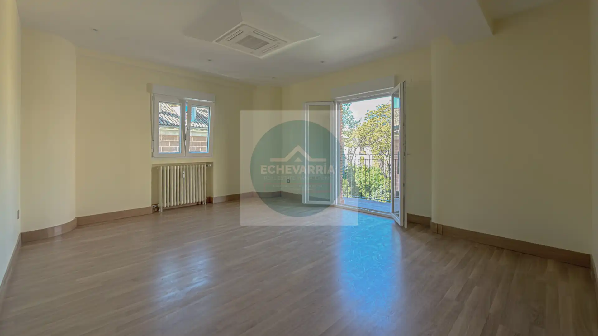 Living room of Flat for rent in Madrid  with Air Conditioner, Heating and Terrace
