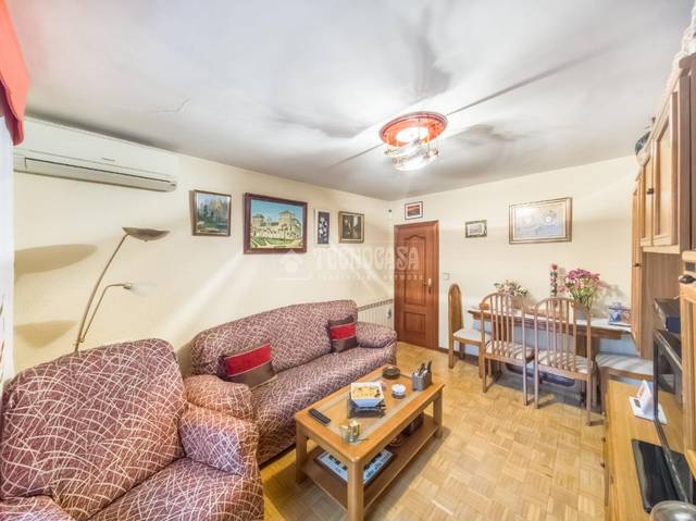 Piso en Venta en Calle de José Barbastre en Ventas