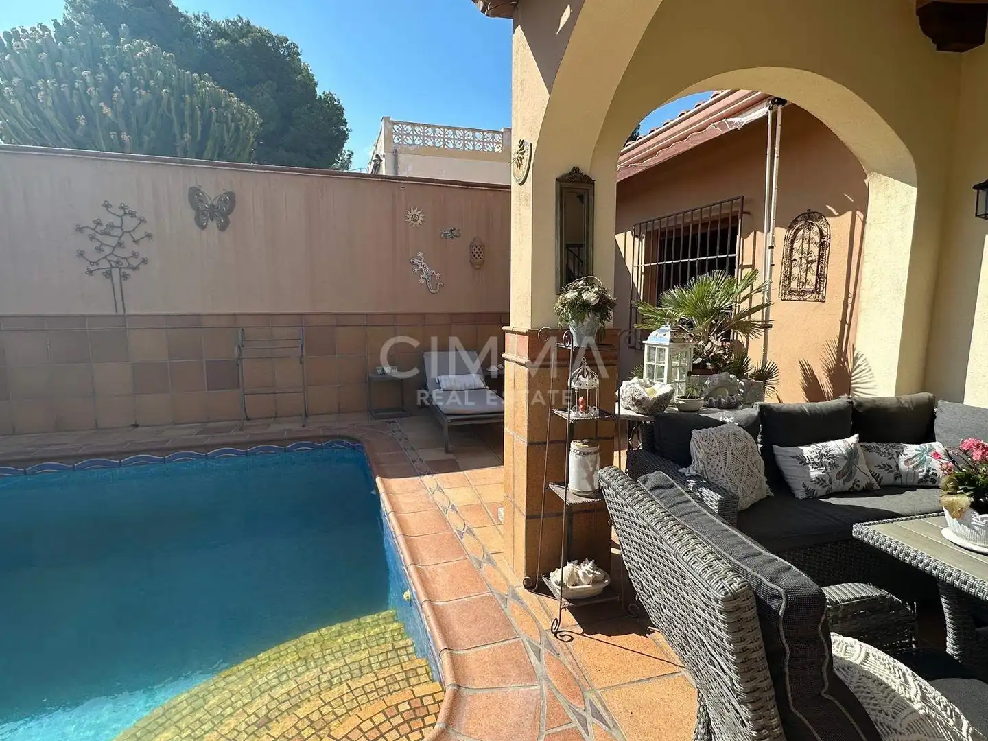Vista exterior de Casa o chalet en venta en La Nucia con Aire acondicionado, Calefacción y Jardín privado