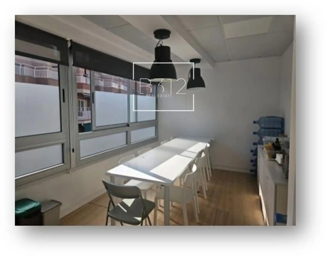 Oficina de alquiler en Les Corts