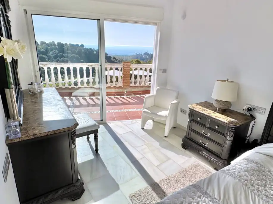 Chalet con piscina en venta en Calle Huelva de Calahonda 3820, imagen 16