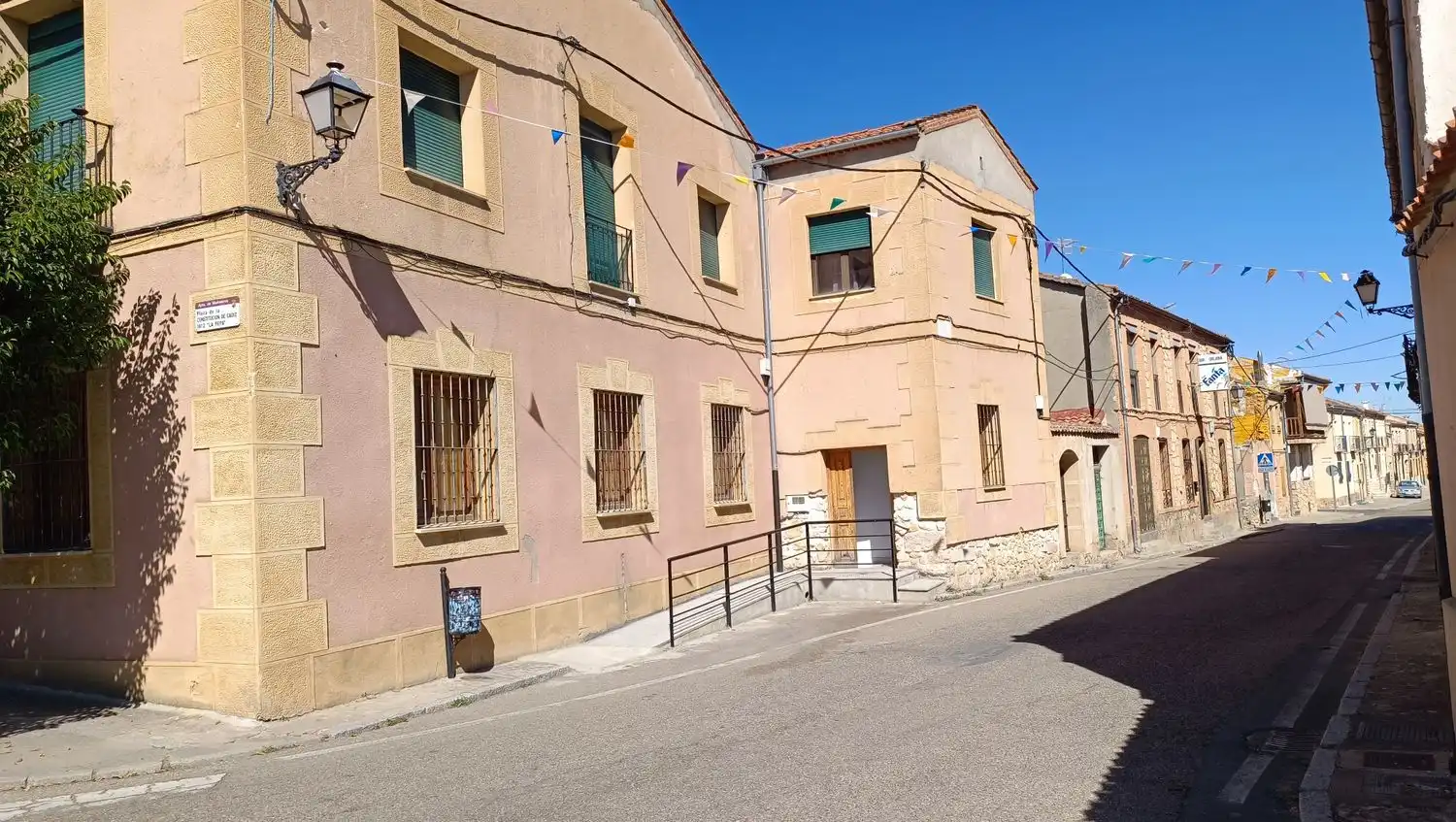 Vista exterior de Casa o chalet en venta en Muñoveros, Segovia
