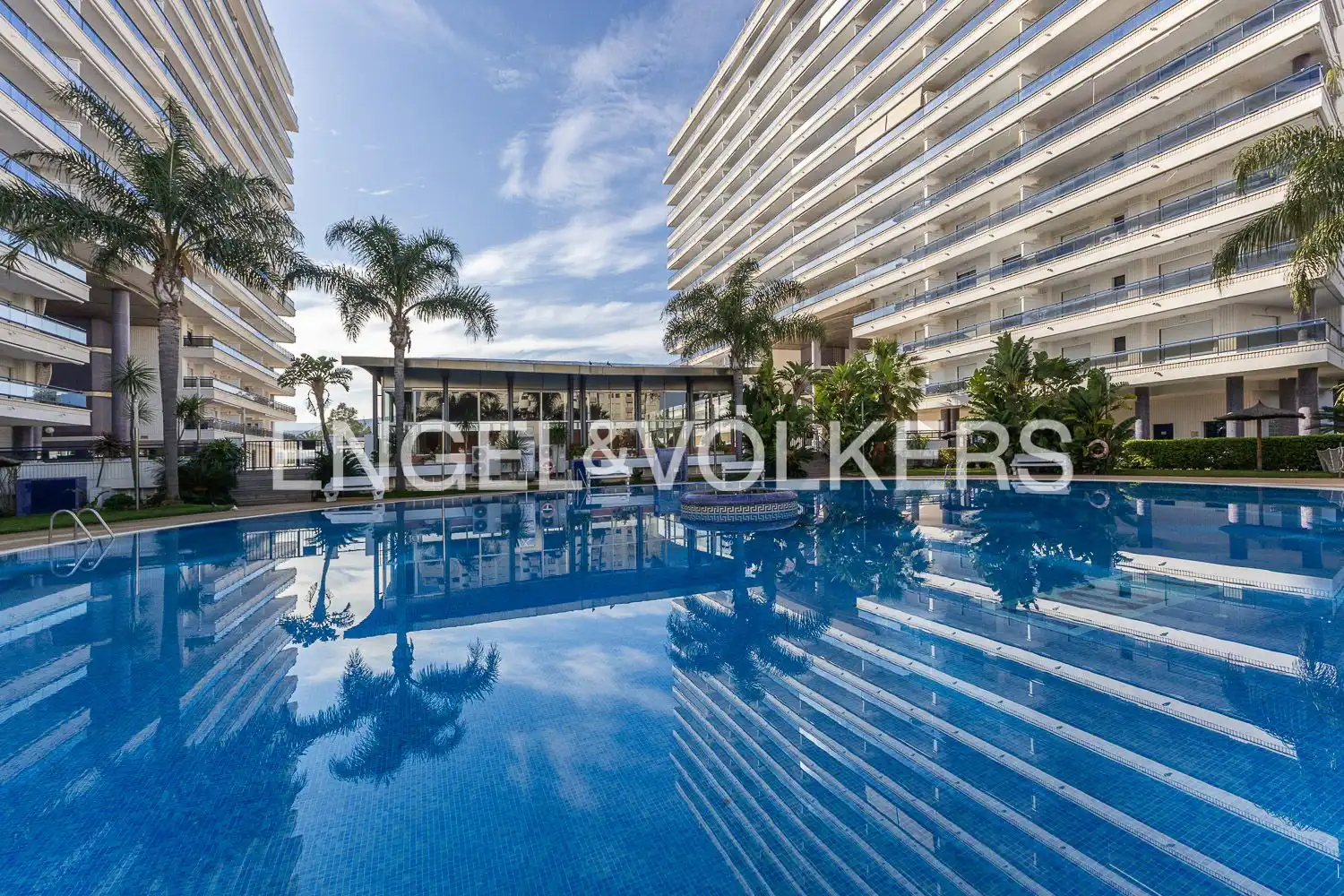 Swimming pool of Flat for rent in Gandia  with Air Conditioner, Heating and Terrace