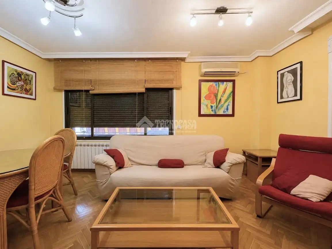 Sala de estar de Piso en venta en San Fernando de Henares con Aire acondicionado, Calefacción y Parquet