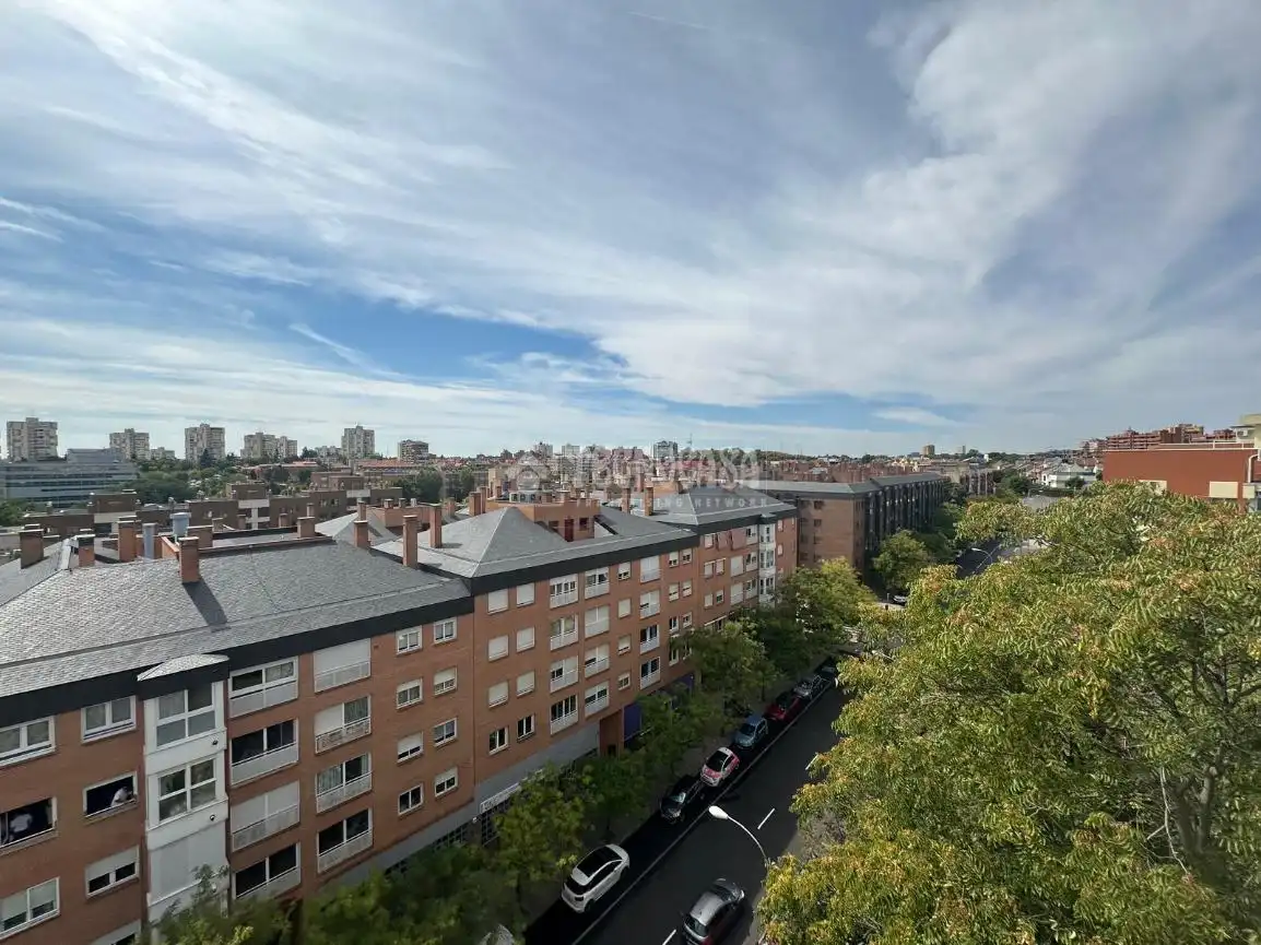 Exterior view of Flat for sale in  Madrid Capital  with Heating and Community pool