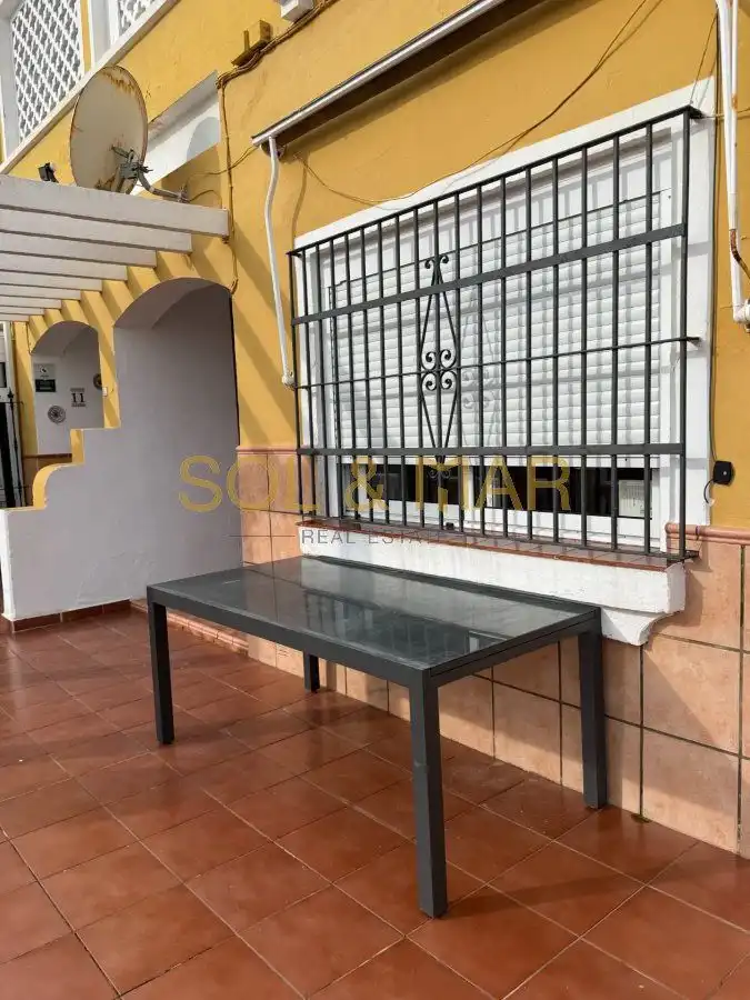 Flat with pool for sale in Montemar