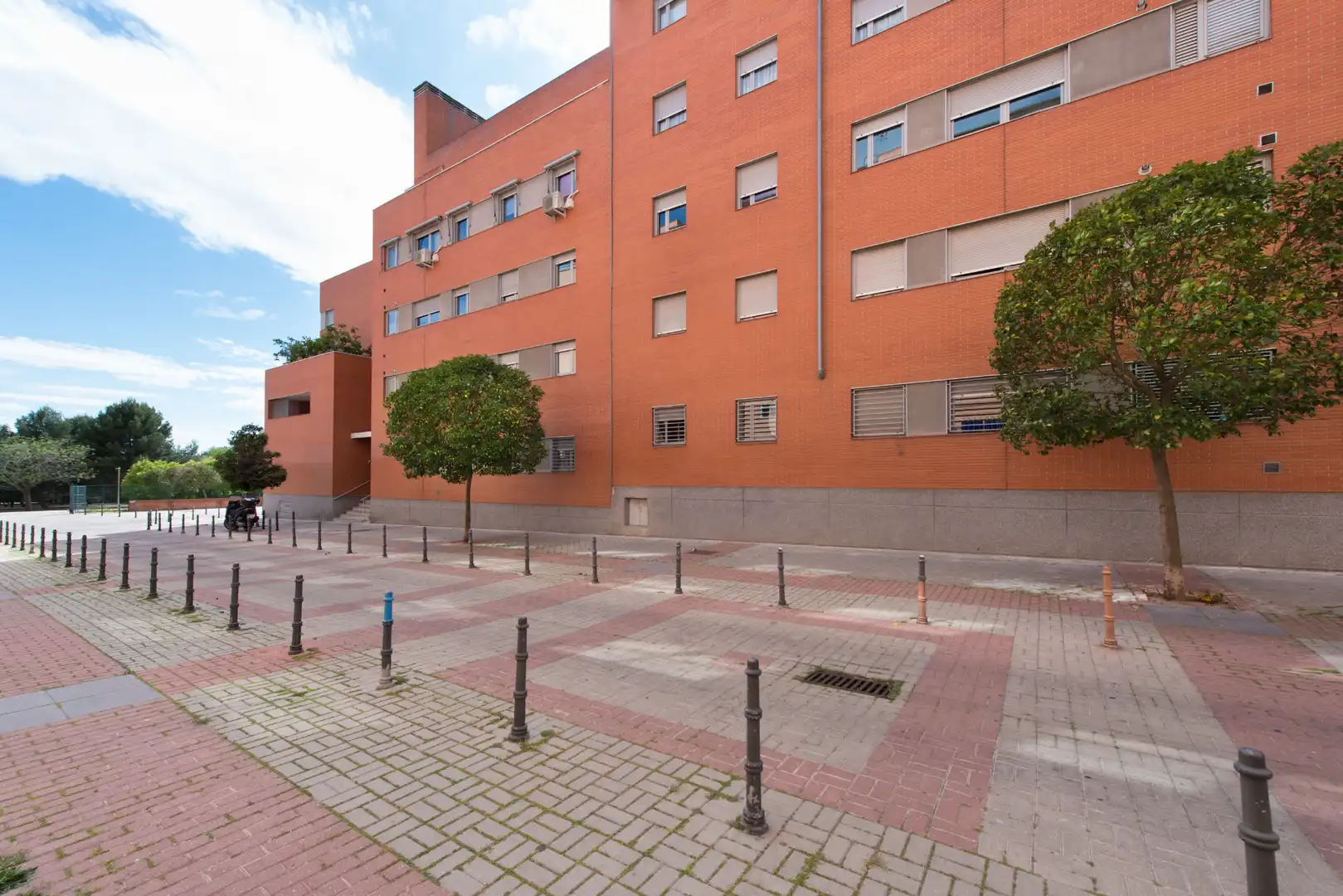 Vista exterior de Pis en venda en Madrid amb Piscina comunitària