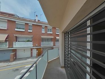 Pis amb balcó en venda a Santa Perpètua de Mogoda