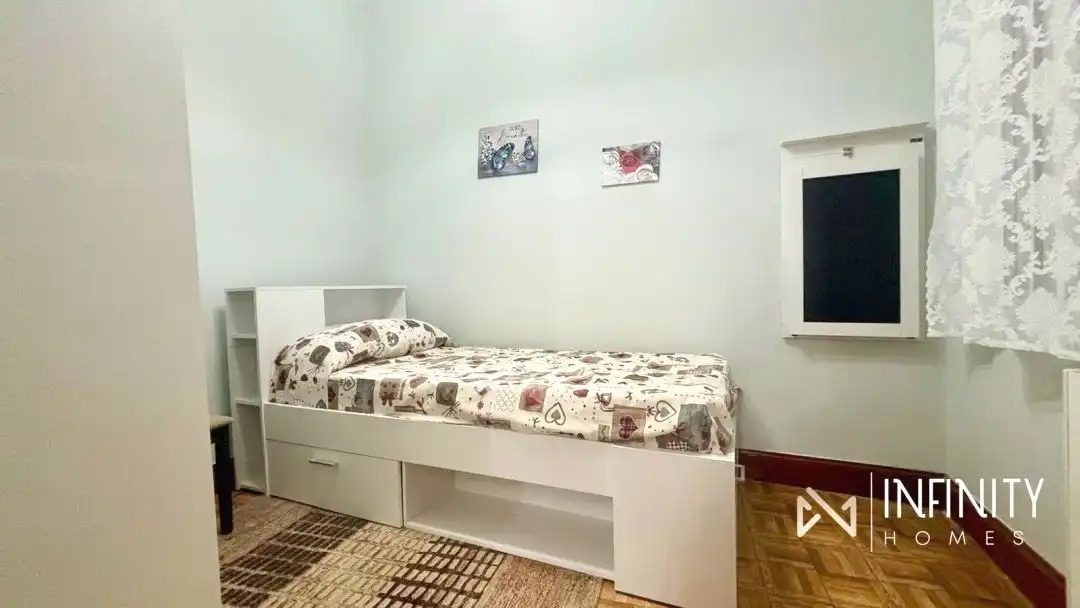 Flat with terrace to rent in Barrenkale, imagen 4