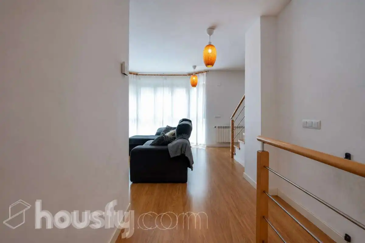 Wohnzimmer von Einfamilien-Reihenhaus zum Verkauf in San Sebastián de los Reyes mit Klimaanlage, Heizung und Terrasse